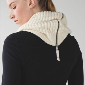 ❄️ 
🧶 Lululemon cream knit scarf falling freely merino wool snood…